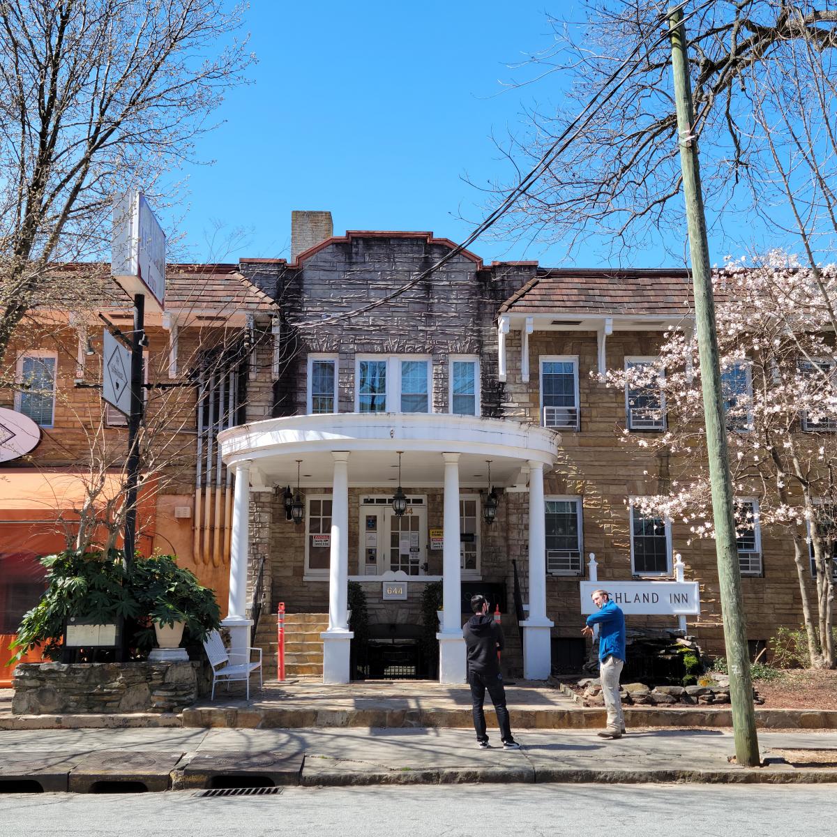 Highland Village Apple Store, closed for remodeling, may get trees